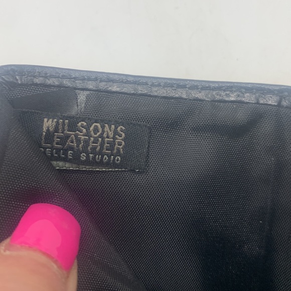 Wilson's Leather company small square change purse - Picture 8 of 8